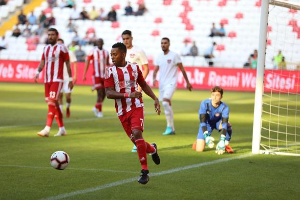 Sivasspor - Gaziantepspor maçında Trump'a tepki