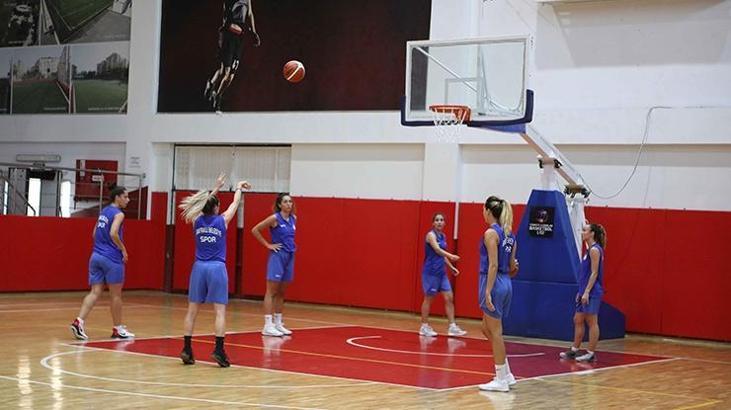 'Bayraklı'nın perileri' yeni sezona hazırlanıyor