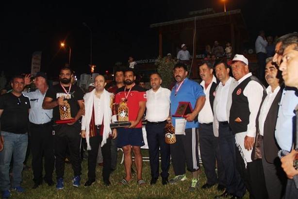 Hatay'da başpehlivan İsa Göçen oldu