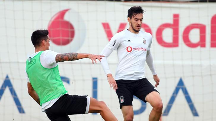 Beşiktaş'tan imza şov