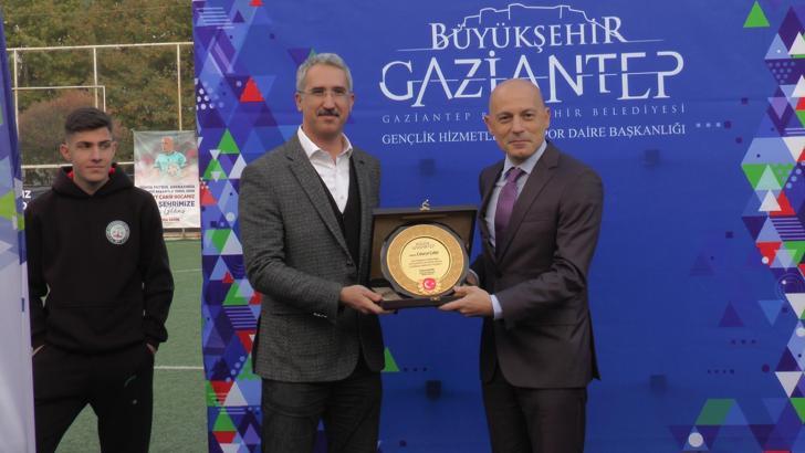 Jübile yapacak Cüneyt Çakır'a plaket