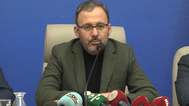 Bakan Kasapoğlu'ndan A Milli Erkek Tenis Takımı'na tebrik