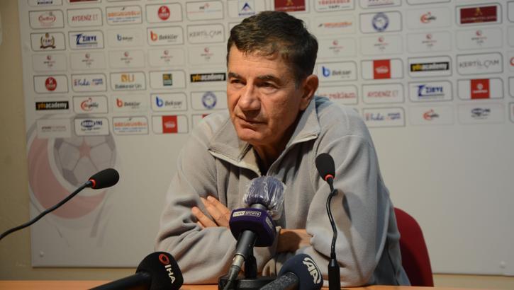Balıkesirspor Teknik Direktörü Giray Bulak: Elimiz kolumuz bağlı