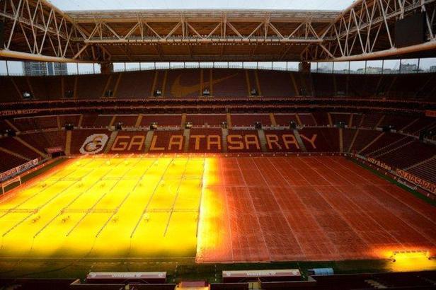 Galatasaray - Beşiktaş derbisi öncesi NEF Stadı'nda kar alarmı!