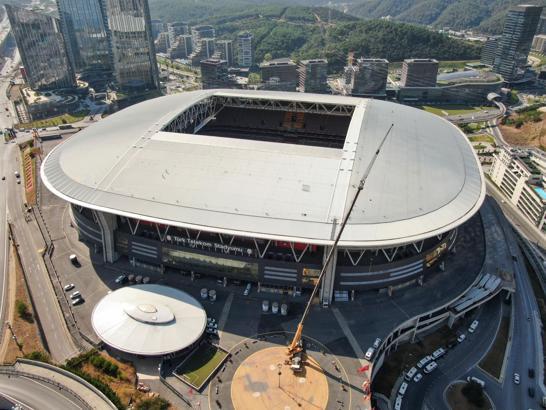 Galatasaray ile Beşiktaş, Nef Stadyumu'nda 12. kez karşılaşacak