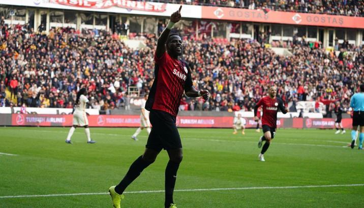 Papy Djilobodji: Galatasaray gibi güçlü bir takımı yendik