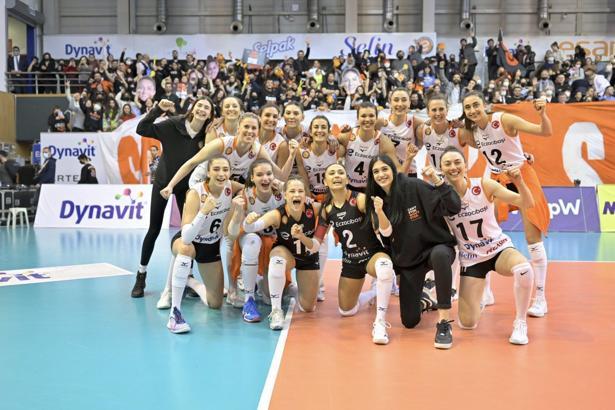 Eczacıbaşı Dynavit, CEV Kupası şampiyonluğu için Almanya'ya gitti