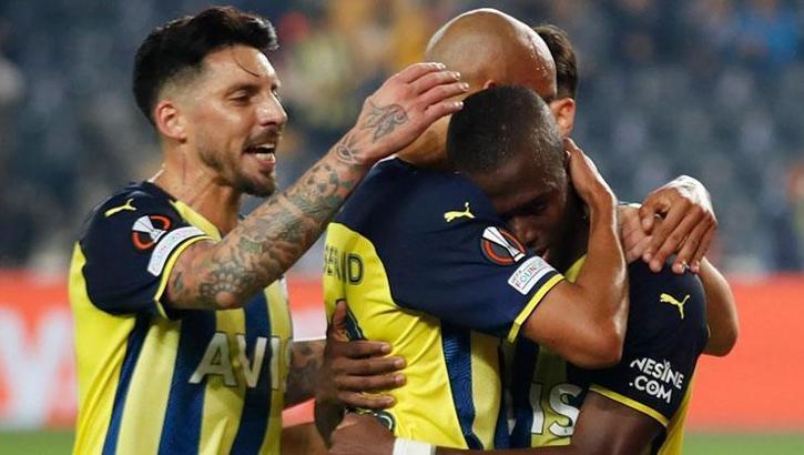 Fenerbahçe'de kadro dışı sırası Valencia ve Sosa'da!