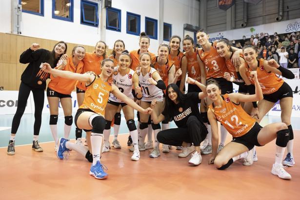 Eczacıbaşı Dynavit, Karayolları'na set vermedi