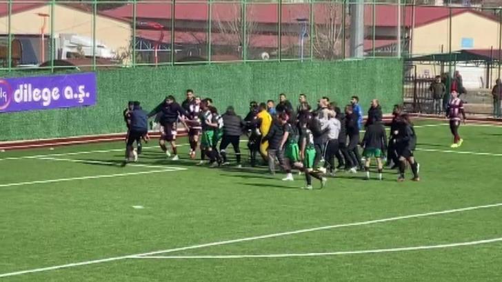 Elazığ'da amatör lig maçında kavga: 18 kırmızı kart çıktı