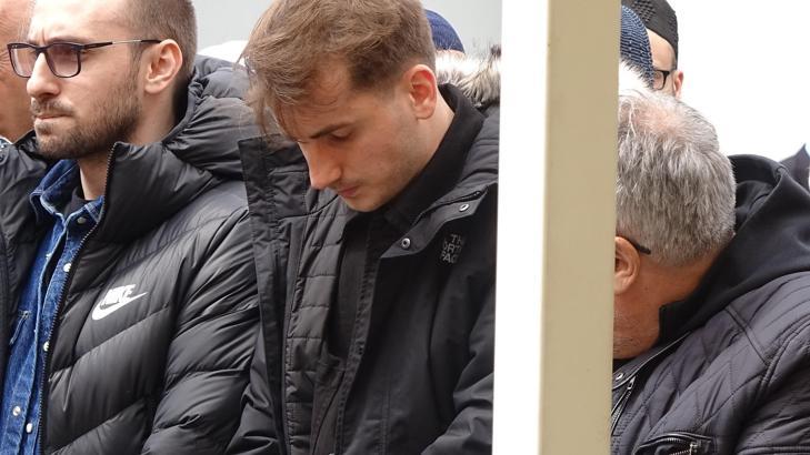 Kerem Aktürkoğlu, babaannesini son yolculuğuna uğurladı