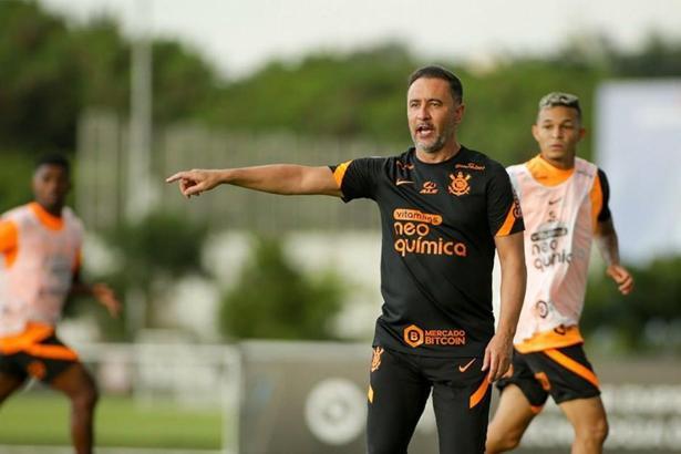 Corinthians'ta Vitor Pereira depremi! Oyuncular istemiyor