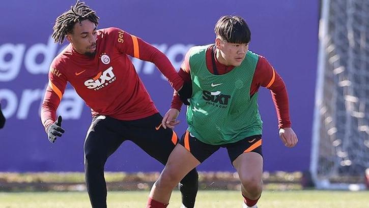 Son dakika Galatasaray haberi! Domenec Torrent, 5 genç ismi A Takım idmanına çağırdı