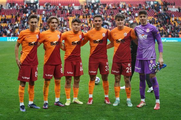 Galatasaray'da Hamza Yiğit Akman ve Özgür Baran Aksaka'ya tam not