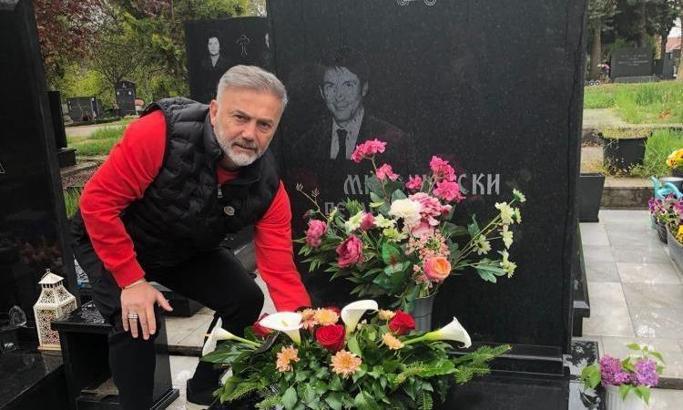 Hami Mandıralı'dan Makedonya'daki eski takım arkadaşının mezarına ziyaret