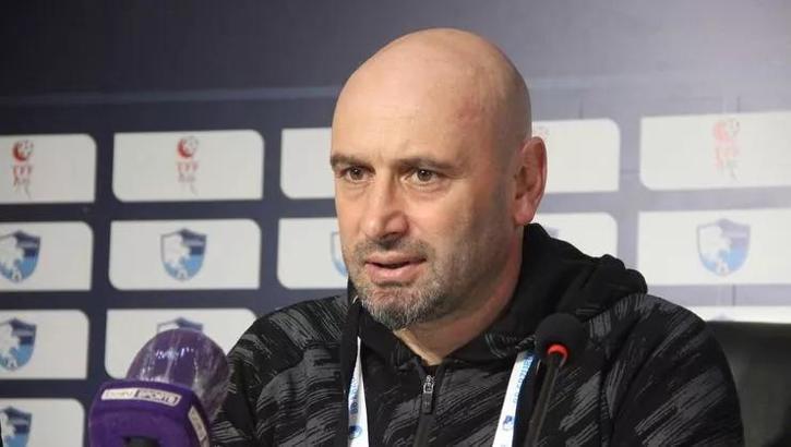 BB Erzurumspor Teknik Direktörü Muzaffer Bilazer: Oyunumuzu geliştirerek Süper Lig'e dönmek istiyoruz