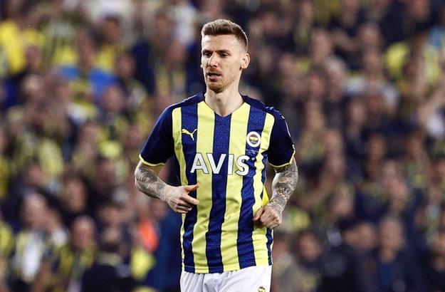 Serdar Aziz Fenerbahçe'den haber bekliyor