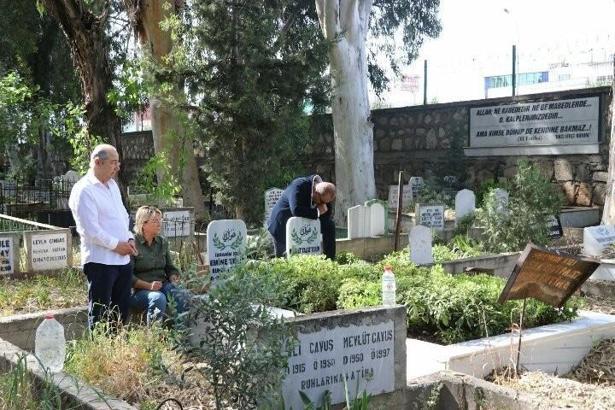 Fatih Terim, Adana'da babasının mezarını ziyaret etti