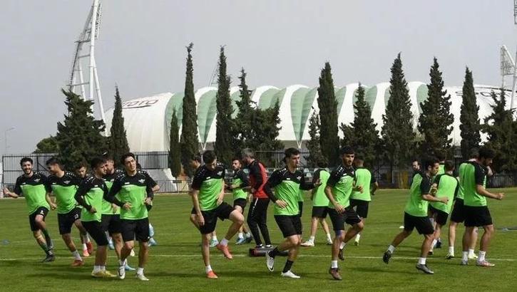 Akhisarspor kader maçında destek bekliyor