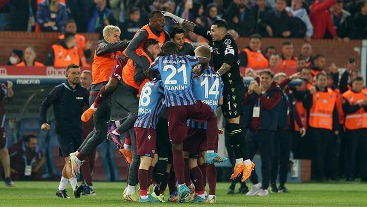 Son dakika! Süper Lig'de 2021-2022 sezonunun şampiyonu Trabzonspor | Trabzonspor - Antalyaspor maç sonucu: 2-2