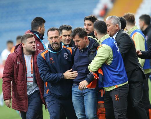 Emre Belözoğlu ile Serkan Reçber arasında gerginlik!