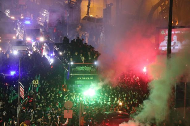 Çifte bayram yaşayan Sakaryaspor şampiyonluk turuna çıktı