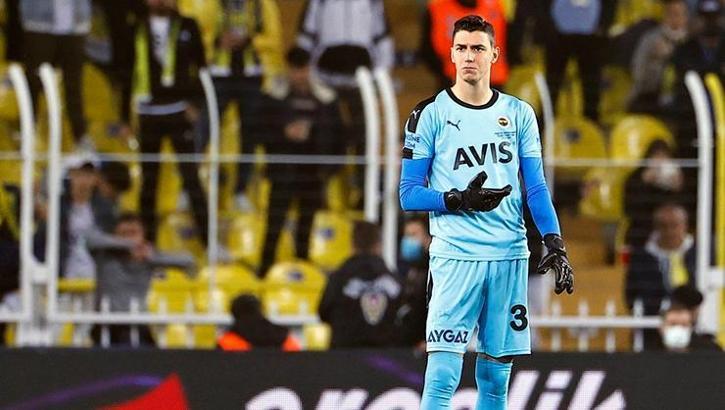 Fenerbahçe'de Berke Özer'e iki talip var
