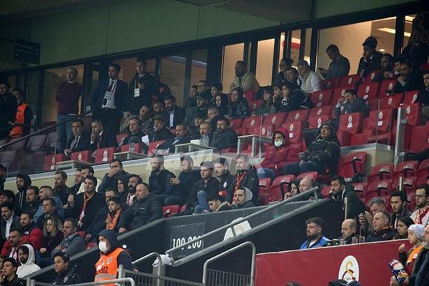 Son dakika! Galatasaray'ın Rumen yıldızını izlemek için stadyuma geldi