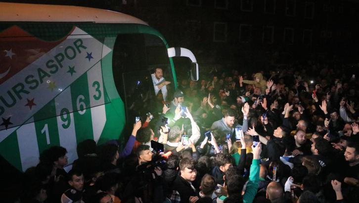 Frutti Extra Bursaspor'u binlerce taraftarı karşıladı