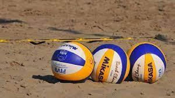 Kuşadası'nda plaj voleybolu için geri sayım