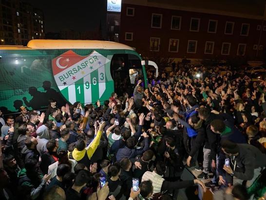 Alinur Aktaş'tan Bursasporlu taraftarlara müjde!
