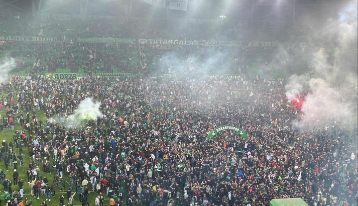 Sakaryaspor haberi... Taraftarların şampiyonluk coşkusu 48 bin liraya mal oldu