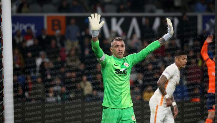 Galatasaraylı Fernando Muslera'dan 10 kurtarış!