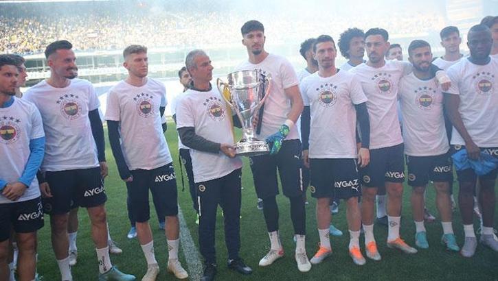 Fenerbahçe Teknik Direktörü İsmail Kartal: Kim çıkarsa çıksın, forma için savaşacak!