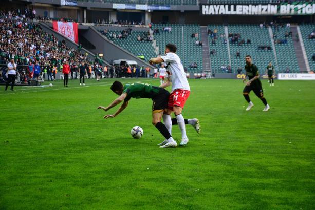 Spor Toto 1. Lig'de play-off ve küme düşme hattında heyecan arttı