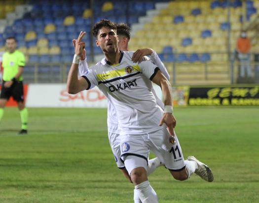 Ahmet Sagat, gollerine devam ediyor