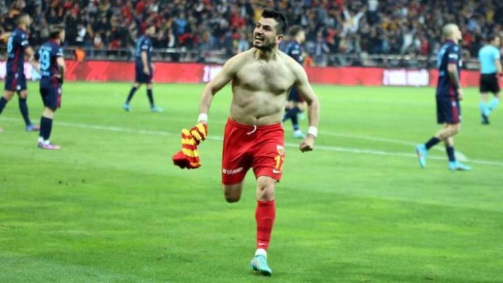 Emrah Başsan takımını sırtladı