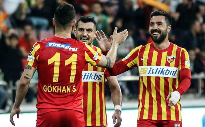 Kayserispor'da Gökhan Sazdağı'na tam not