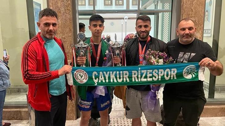 Çaykur Rizespor Kick Boks Takımı'ndan 2 dünya şampiyonluğu