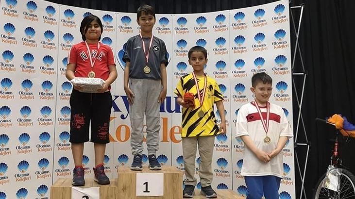 Satranç turnuvasının birincisi İpekyolu'ndan çıktı