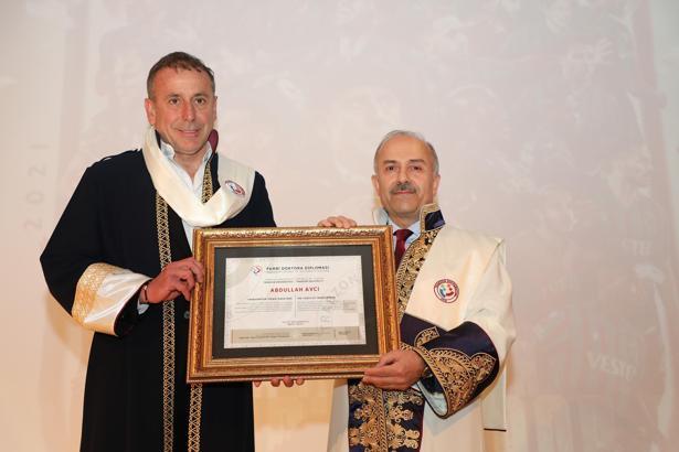 Abdullah Avcı'ya Trabzon Üniversitesi tarafından 'Fahri Doktora' unvanı verildi
