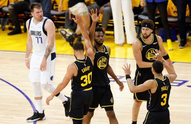 Golden State Warriors, Dallas Mavericks karşısında 1-0 öne geçti