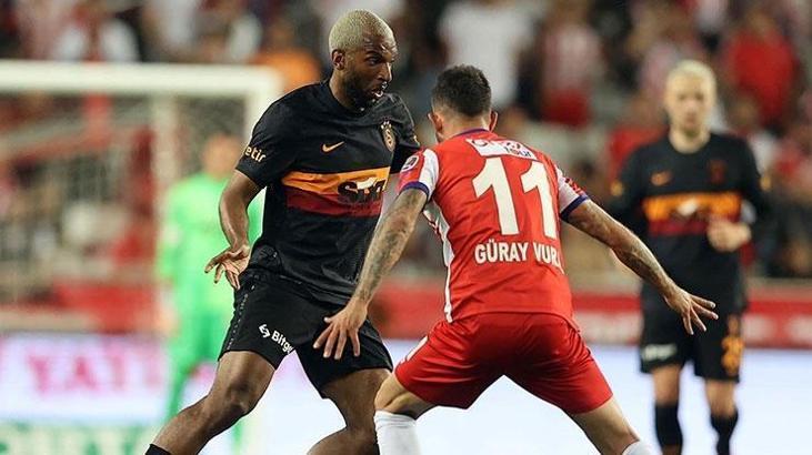 Ryan Babel: Galatasaray'da 100. maçımı oynamak büyük bir şeref