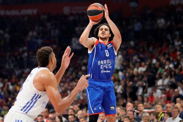 Shane Larkin: Tarih yazmaya devam edeceğiz
