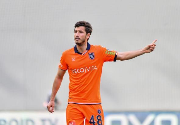 Başakşehir'e kiralanan Salih Uçan, Beşiktaş'a geri döndü