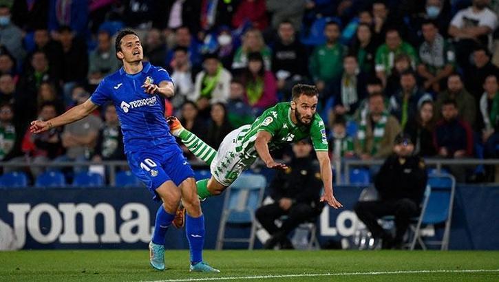 Enes Ünal, İspanya'ya damga vurmaya devam ediyor! Getafe'de yılın futbolcusu seçildi