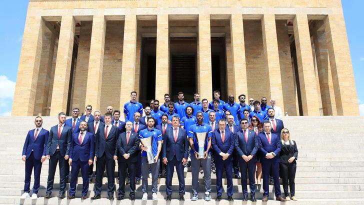 Euroleague şampiyonu Anadolu Efes, Anıtkabir'de
