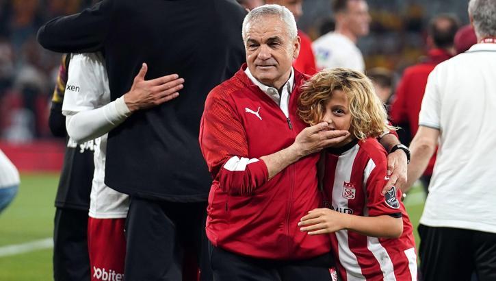 Sivasspor Teknik Direktörü Rıza Çalımbay: İnşallah arkası gelir!
