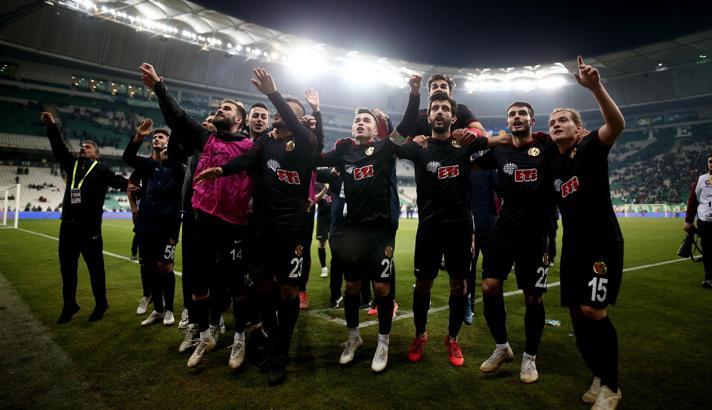 Eskişehirspor küllerinden doğdu! Bir şehir direniyor!
