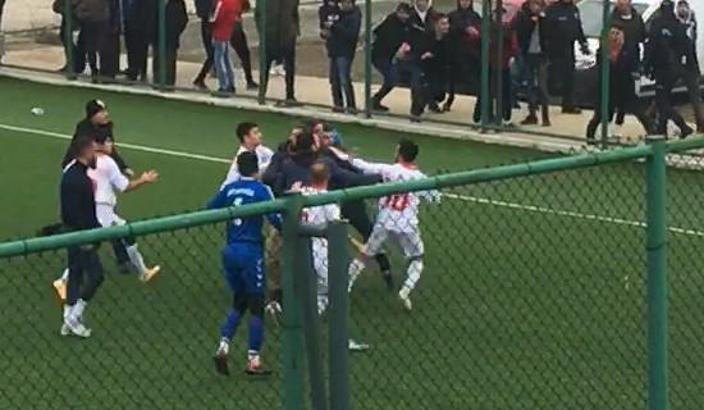 Topçamspor-Zile Belediyespor maçında tekme ve yumruklar konuştu